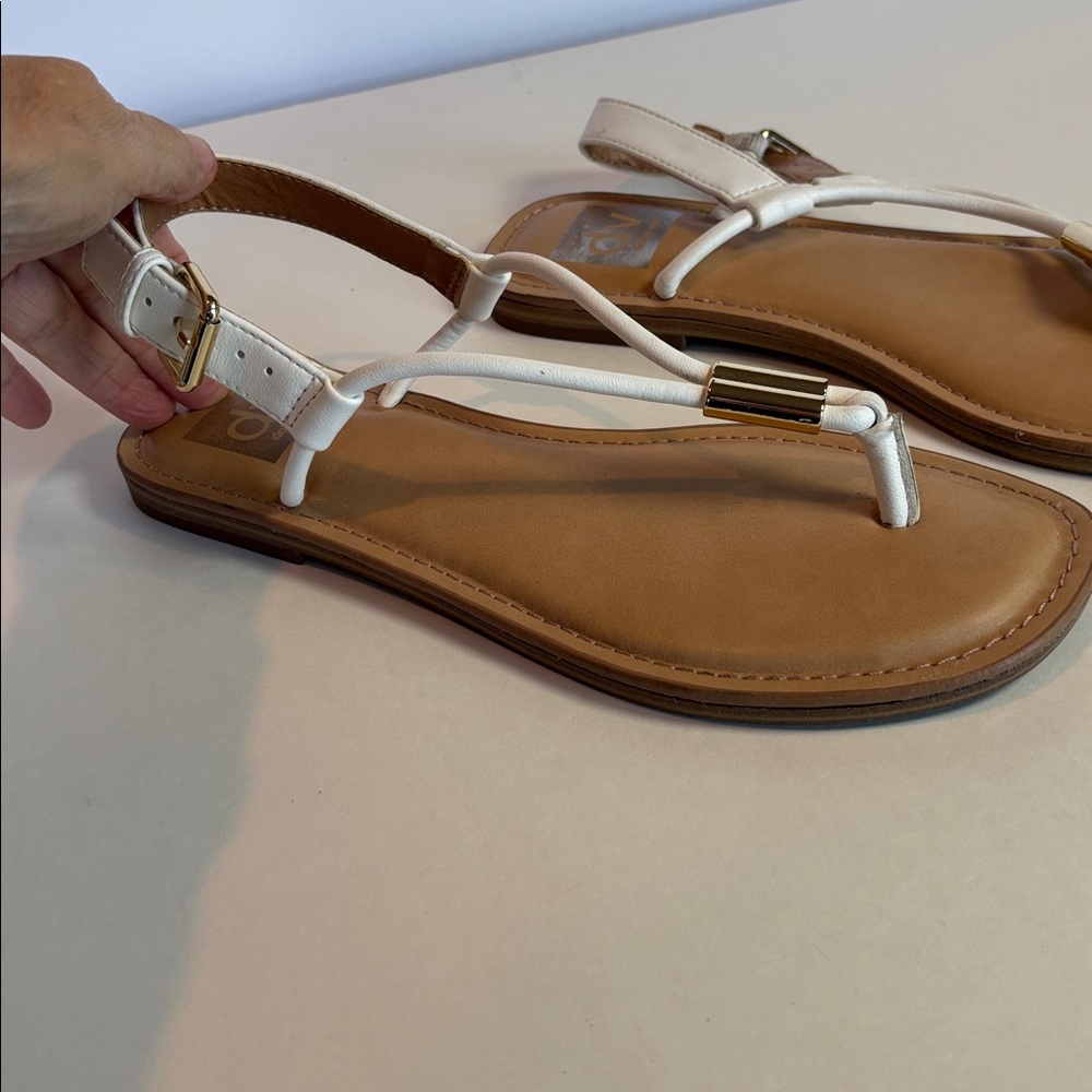 DV Dolce Vita White Flat Sandals Womens Jache Size 7 - Picture 2 of 9